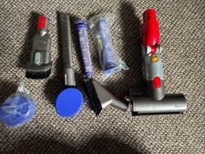 Image of Dyson V8 animal vac cleaner Tools