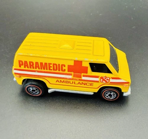 Hot Wheels Redline 1975 Paramedic Super Van Yellow Ambulance Metal Base