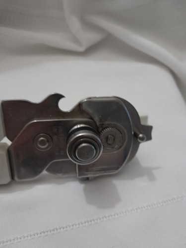 Pampered Chef Smooth Edge Manual Right or Left Hand White Can Opener - Picture 5 of 7