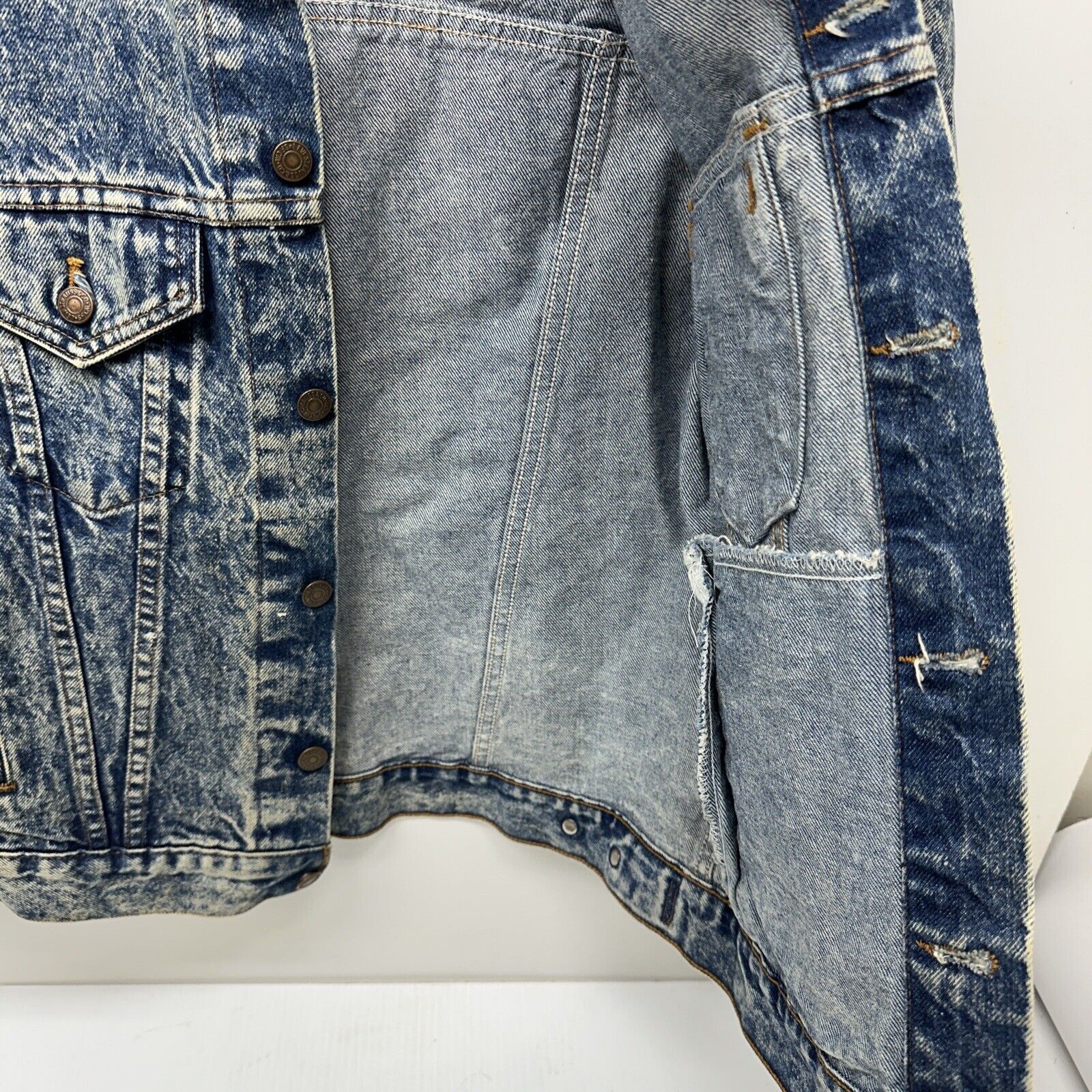Vintage 70’s Levi Strauss jean jacket Size Large … - image 12