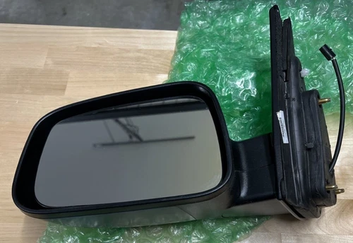 GM1320366 Left Door Mirror Power without Heated Glass Paint to Match 25849365