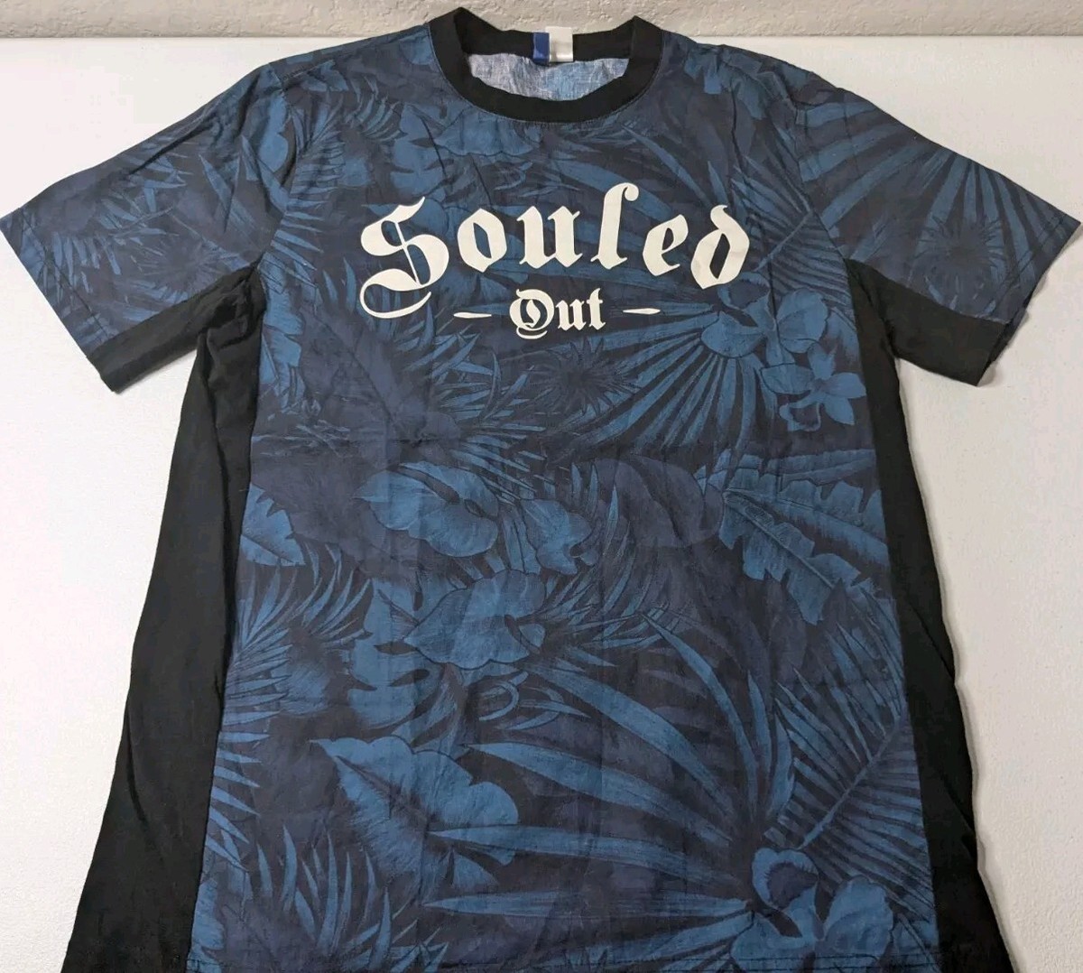 Divided H&M T Shirt Men's M Blue Black Leaf Pattern Short Sleeve