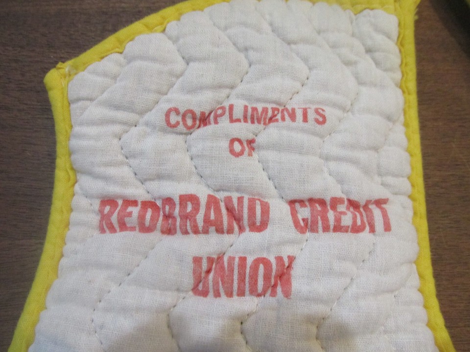 REDBRAND CREDIT UNION OVEN MITTS BANKING VINTAGE KITCHEN COLLECTIBLE