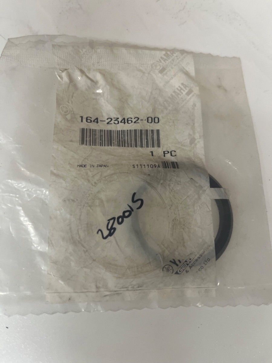 Y NEW GENUINE YAMAHA RD350 NMAX SR400 FRONT FORK STEERING LOWER SEAL