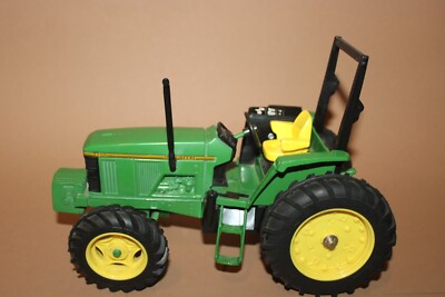 ERTL 1:16 Traktor JOHN DEERE 6200  