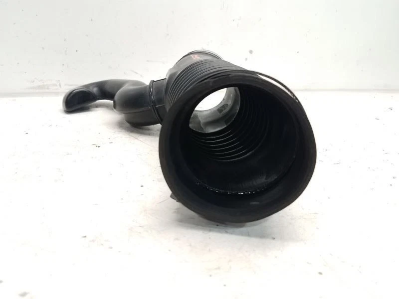 2007 Subaru Impreza (2.5L / Non Turbo) Air Cleaner Tube - Image 3 of 4