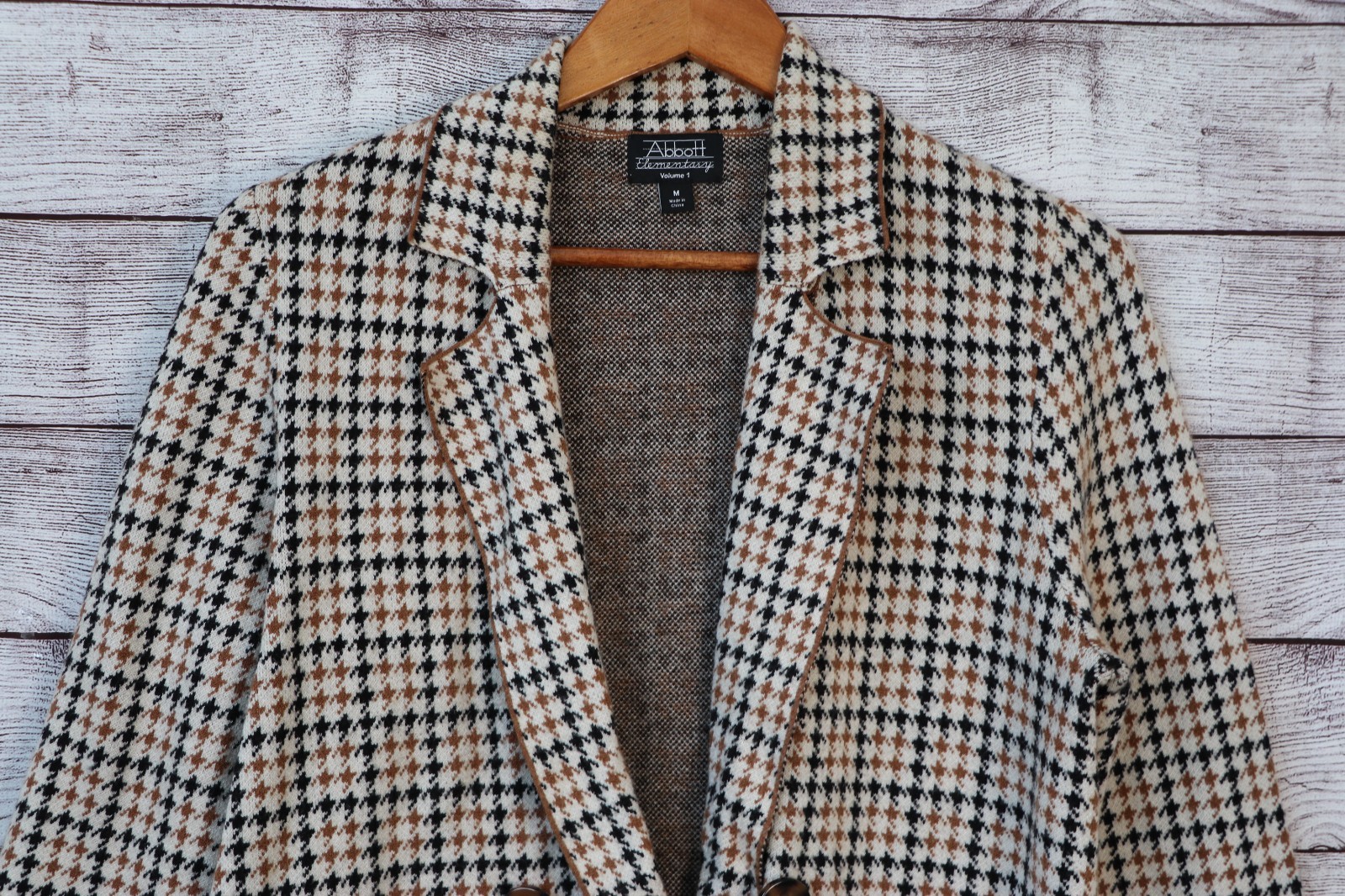 Abbott Elementary Medium Volume 1 Brown Houndstoo… - image 3