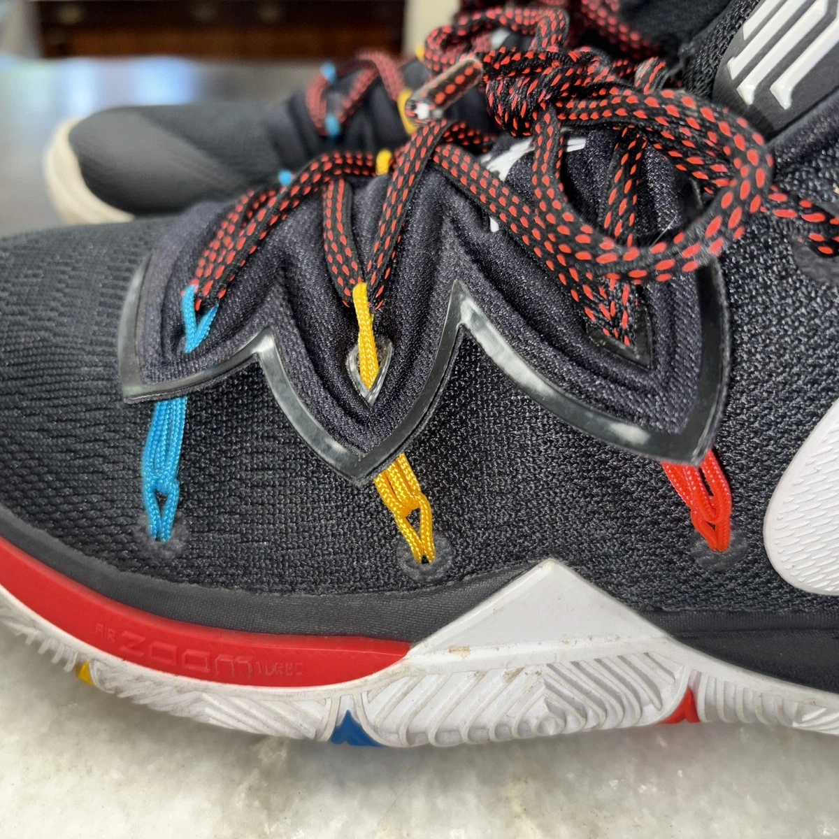 Las mejores ofertas en Nike Kyrie 5 Friends - AO2918-006 | eBay