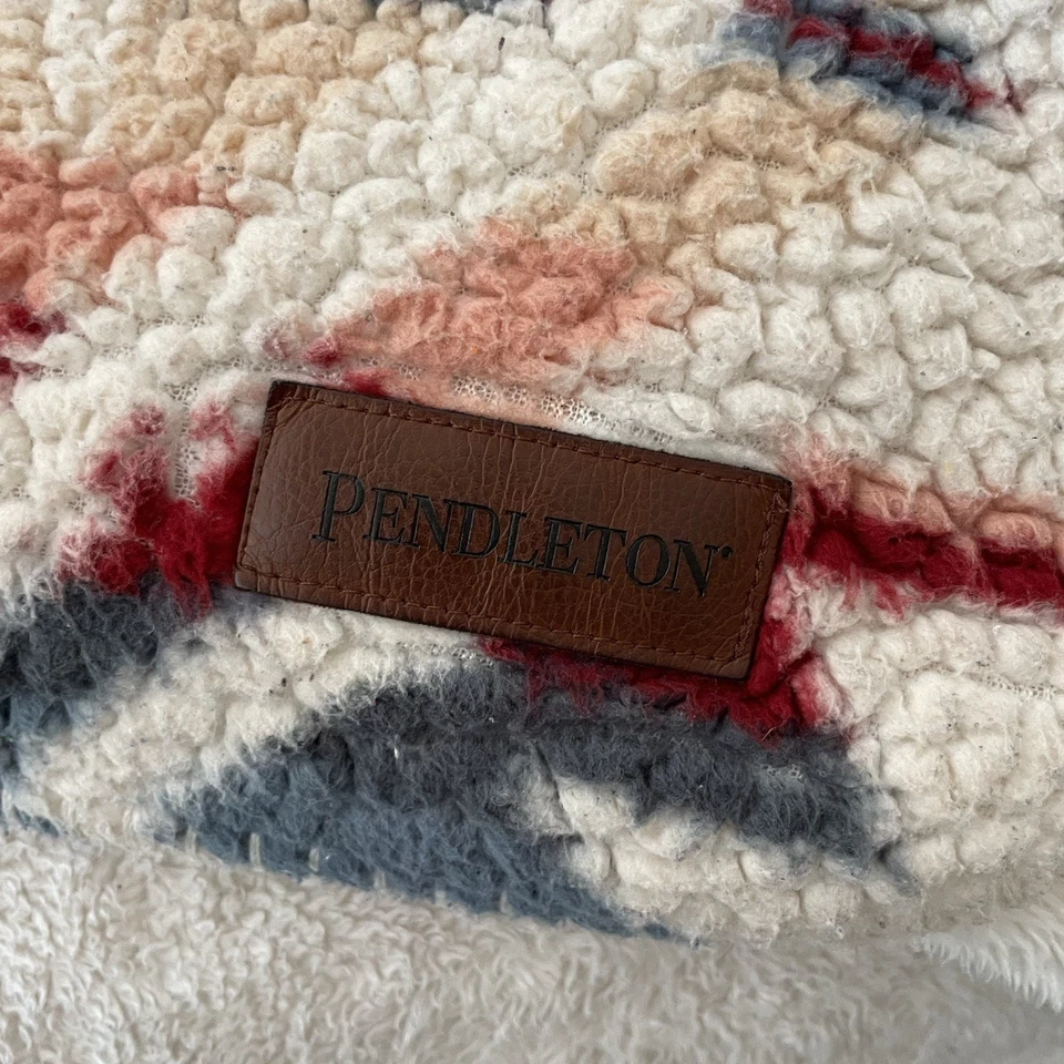 Pendleton Avra Valley Sherpa Fleece Blanket King Cal King 112"x92" Ivory Aztec - Image 3 of 4