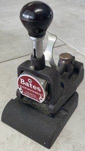 VNTG BATES NUMBERING MACHINE STANDARD MOVEMENT 7 WHEELS STYLE E W/CAST IRON BASE