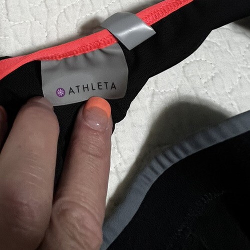 Sujetador deportivo Athleta gris medio negro coral espalda deportiva yoga cardio peinado diario - Imagen 4 de 10