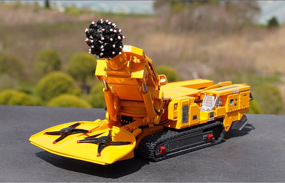 1/35 Scale XCMG EBZ200 Road header Rotary Drilling Rig Vehicles