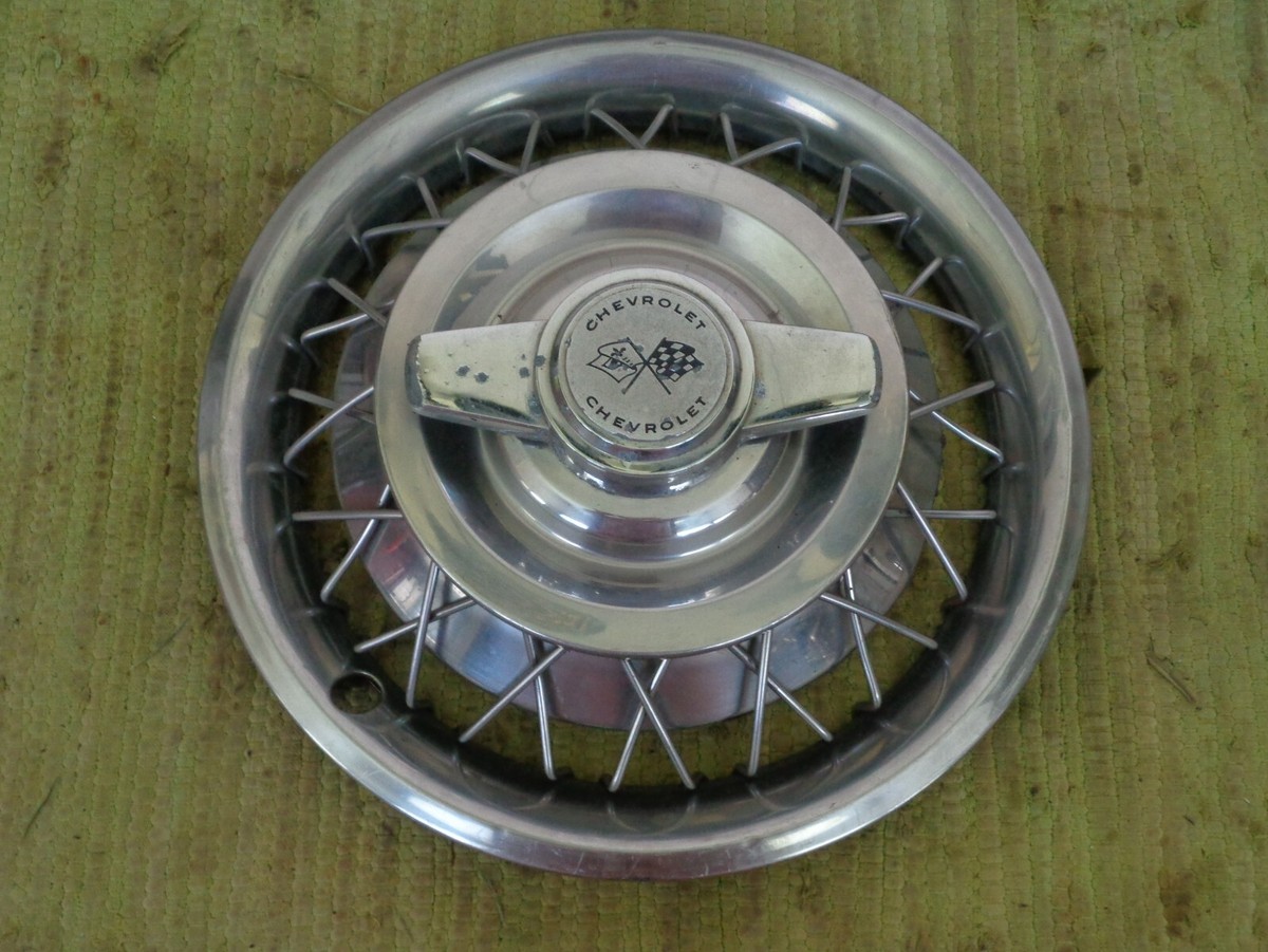 1962-1963 Chevrolet Wire Spoke Spinner Hub Caps | 14