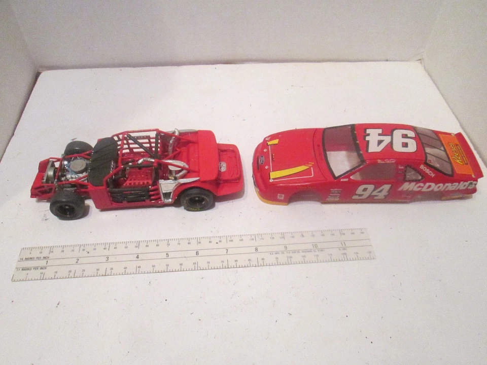 Chasis modelo plástico hecho a mano NASCAR Bill Elliot #94 se puede separar como se muestra Foto 4 de 4