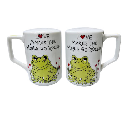 Vtg   Frogs Salt & Pepper ''A Lorrie Design'' Japan Love Makes the World Go Round