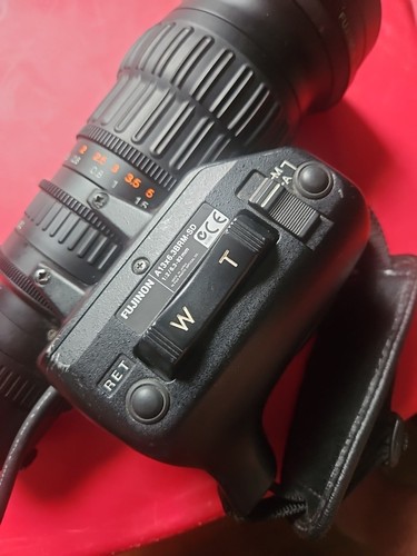 Zoom de TV gran angular Fujinon Th13X3,5 BRMU f/1,4 3,5-46 mm, sin probar - Imagen 11 de 16