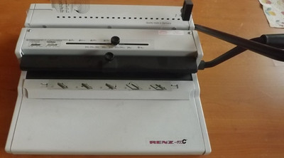 Renz ecoC Wire-O-Stanze 2:1 Teilung viereck Loch Stanzmaschine Bindung