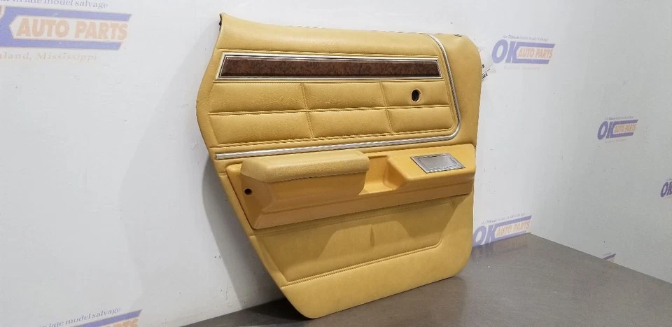 76 MERCURY MARQUIS INTERIOR DOOR TRIM PANEL REAR LEFT DRIVER YELLOW Foto 4 de 4