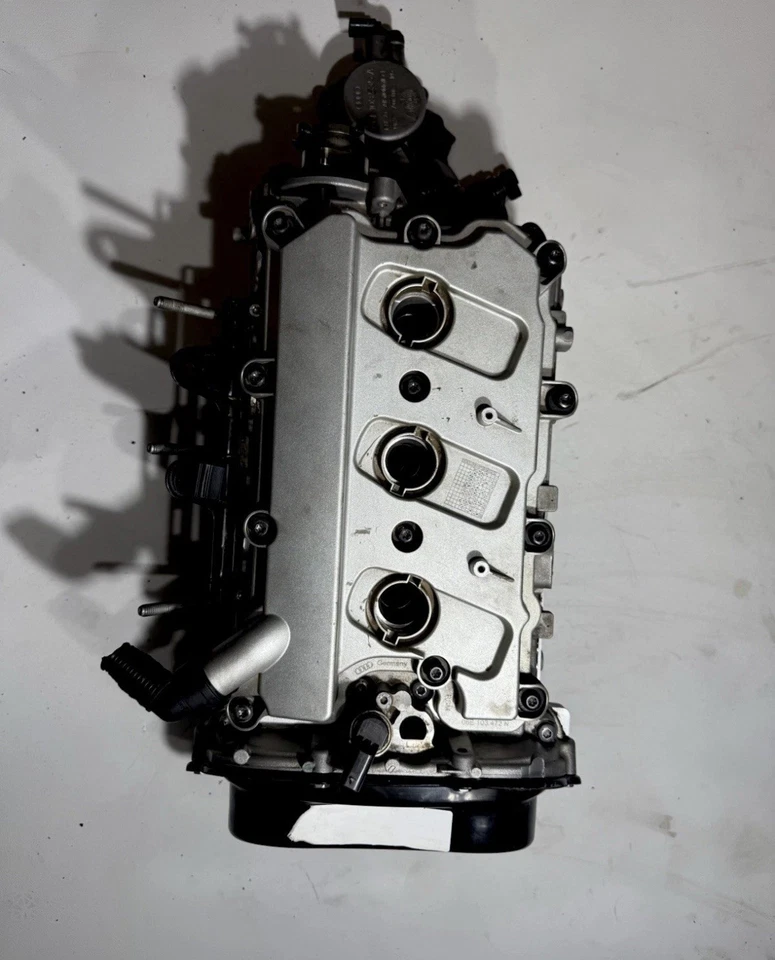 Conjunto de culata izquierda OEM Audi S4 3.0T con árboles de levas y cubierta de válvula Foto 4 de 4