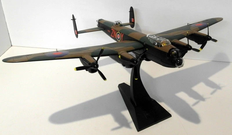 Corgi 1/72 Scale Diecast AA32604 Avro Lancaster 1 Admiral Prune 106 Sqn 1942 - Image 4 of 4