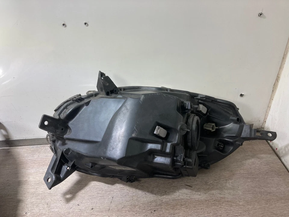 Par de faros delanteros Nissan Micra K12 2005 del lado del conductor y del pasajero Foto 4 de 4