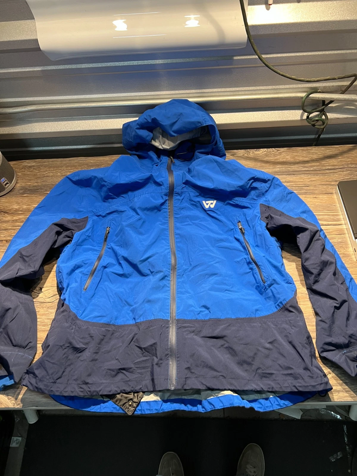 Wilderness Technology 012412 Jacket Men 2XL Blue Hooded Waterproof Windbreaker
Opens in a new window