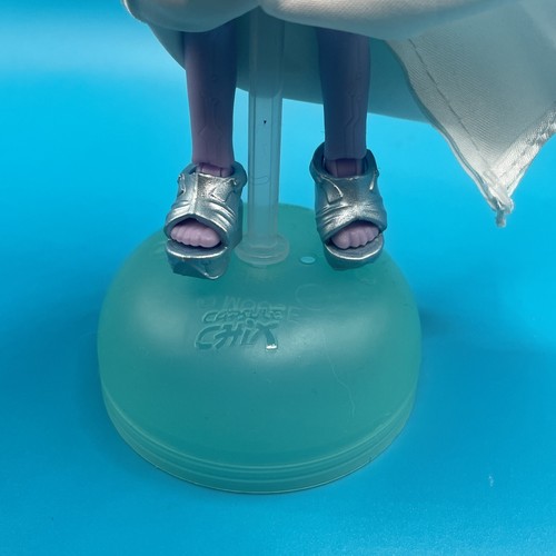 Capsule Chix Spielzeug Puppe Sammelfiguren 3 Stück plus ein Ständer - Bild 5 von 14