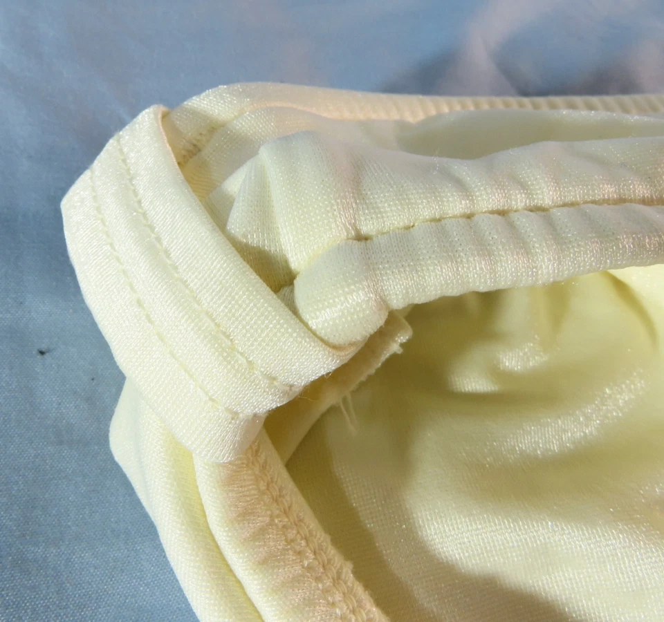 Vintage CATALINA BIKINI SWIM SUIT Ivory w/Green/Yellow Floral THIN PADDED sz 16 - Image 3 of 4