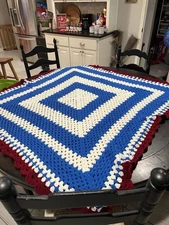 Vtg Hand Crocheted Scalloped Granny Afghan Blanket Throw in Blue/wht/mar 51 x 51