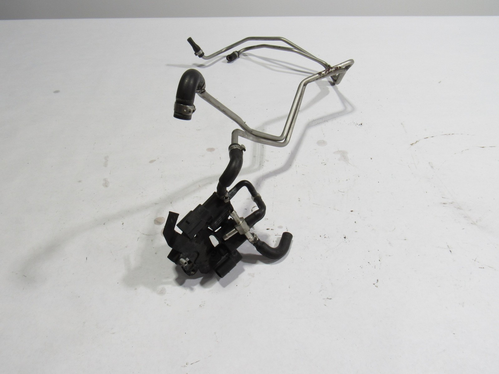 Bentley Continental GT 2013 Vapor Canister Solenoid Hose Pipe Line 11-18 ;:O