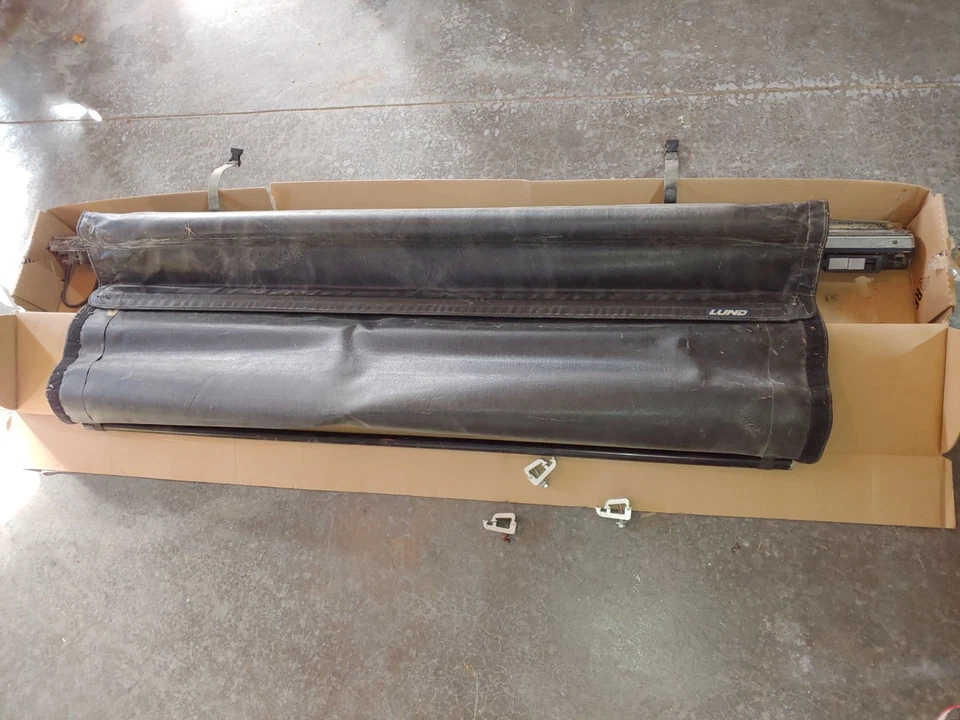 Lund Truck Bed Cover - Image 3 of 4