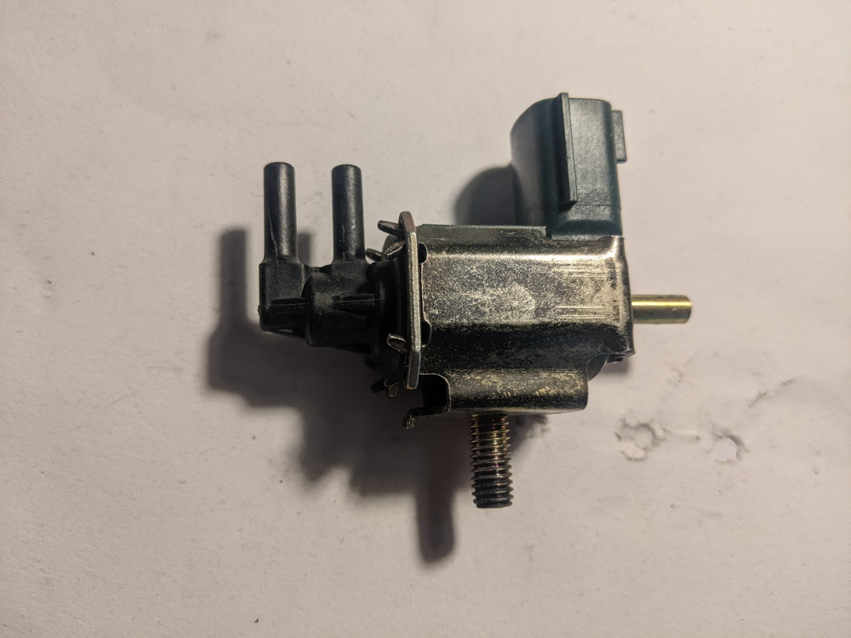 Infiniti Nissan Genuine EGR Vacuum Switch Valve VSV # K5T46581 | eBay