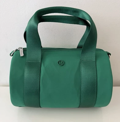 Lululemon-Knit Nylon Mini Barrel Duffle Bag 5L-Cascadia Green lululemon Knit Nylon Mini Barrel Duffle Bag 5L | Shopee  main image 3