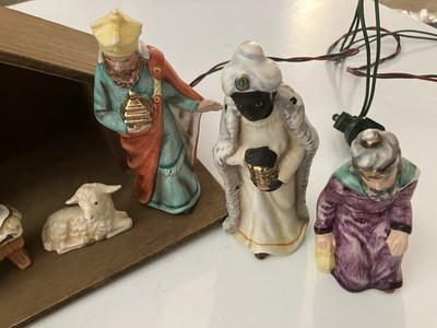 Figurine Père Noël en faïence Chalet
