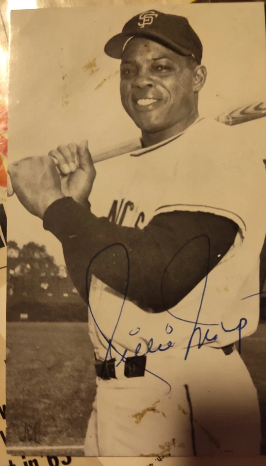 Willie Mays Autograph Postcard (2) & 1963 Sports Publication Magazine - Image 2 of 4