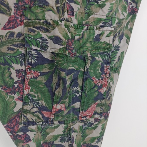 Superdry Men's Floral Pattern Cargo Pocket Shorts Size 31 - Picture 6 of 12