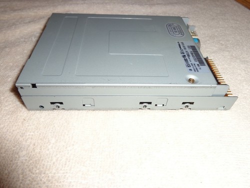 Vintage 3.5" Floppy Drive by Samsung SFD-321B TriGem Label - Afbeelding 2 van 4
