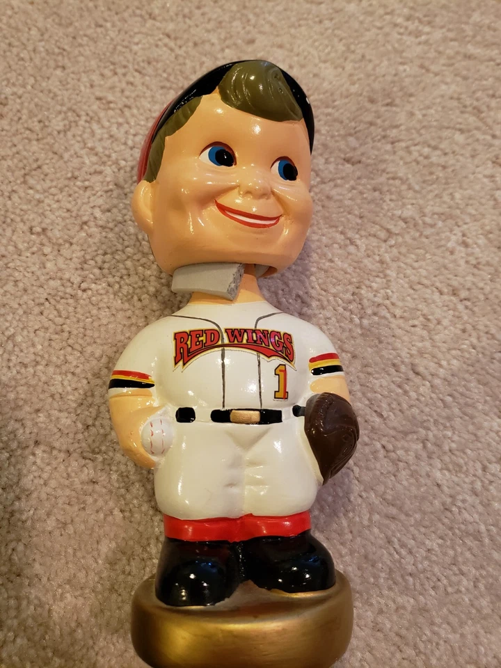 Rochester Red Wings TEI Gold Base jugador de béisbol Bobblehead - raro. Foto 2 de 4