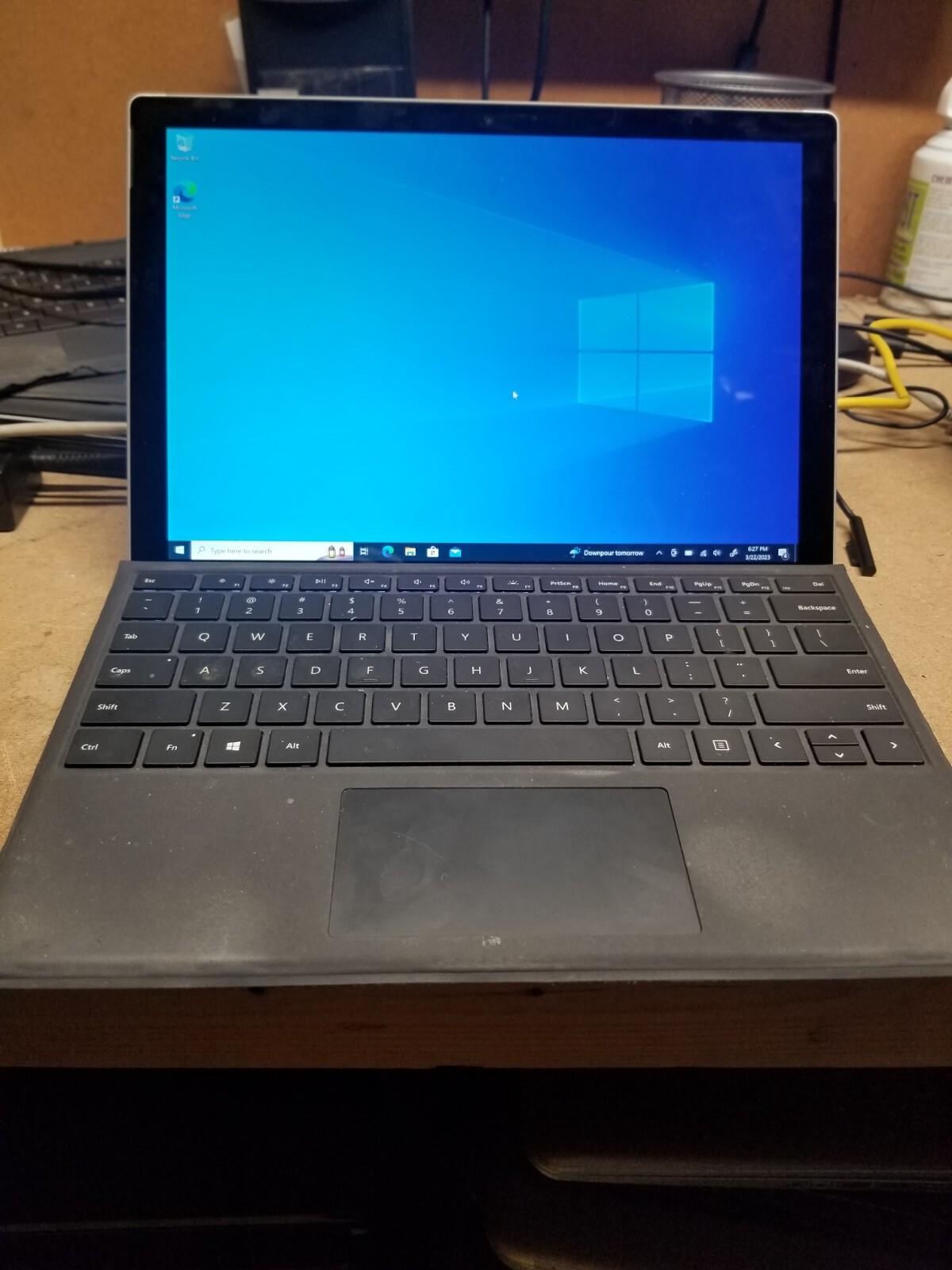 Microsoft Surface Pro モデル1796 FJT-00014 CPU Core i5-7300U
