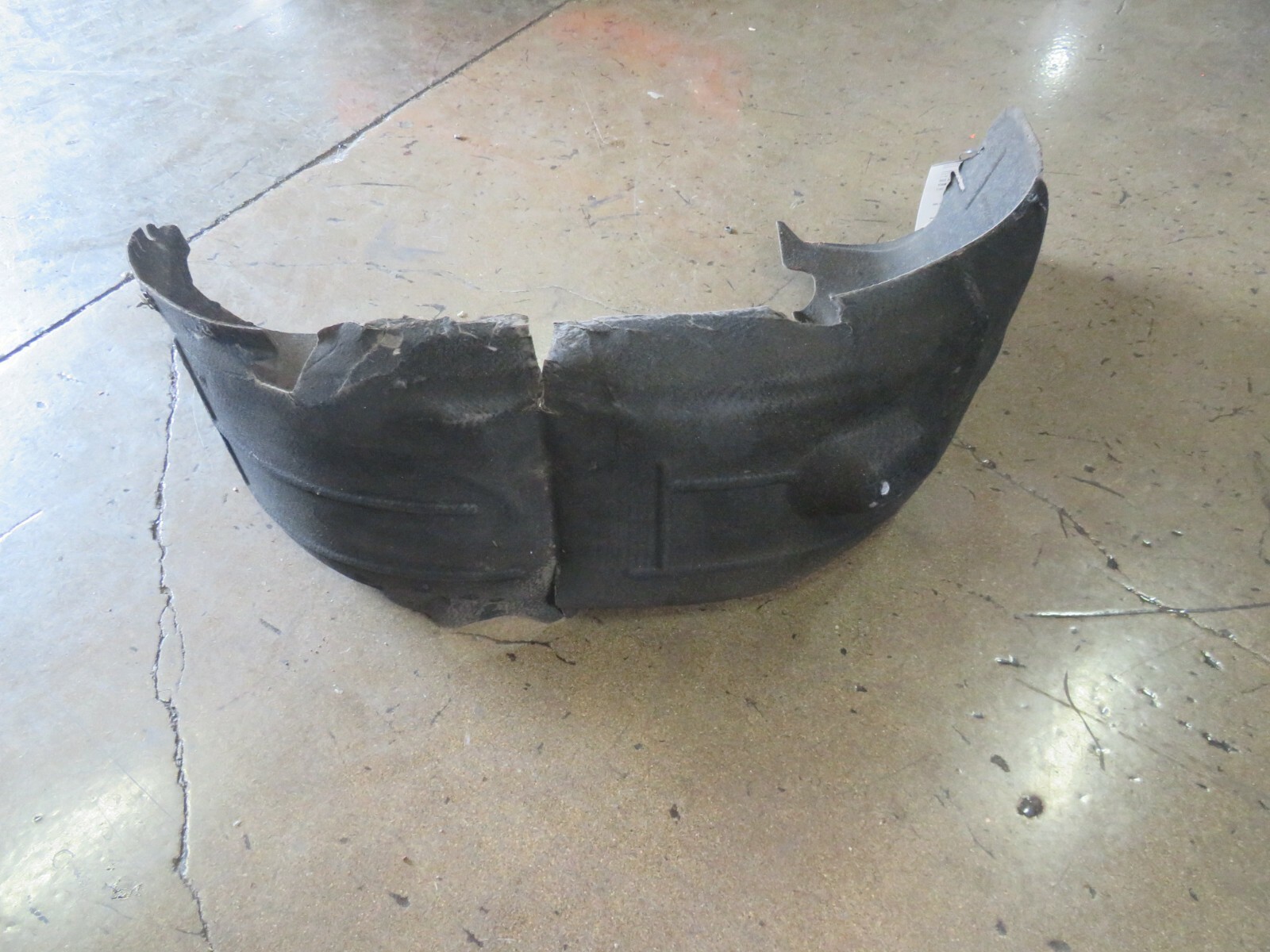 Maserati Quattroporte, LH, Left, Rear Inner Fender Liner, Used, P/N 670036808