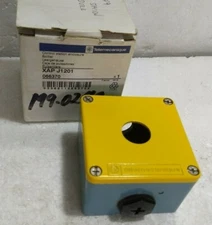 Telemechanique XAP J1201 Control station enclosure 066370