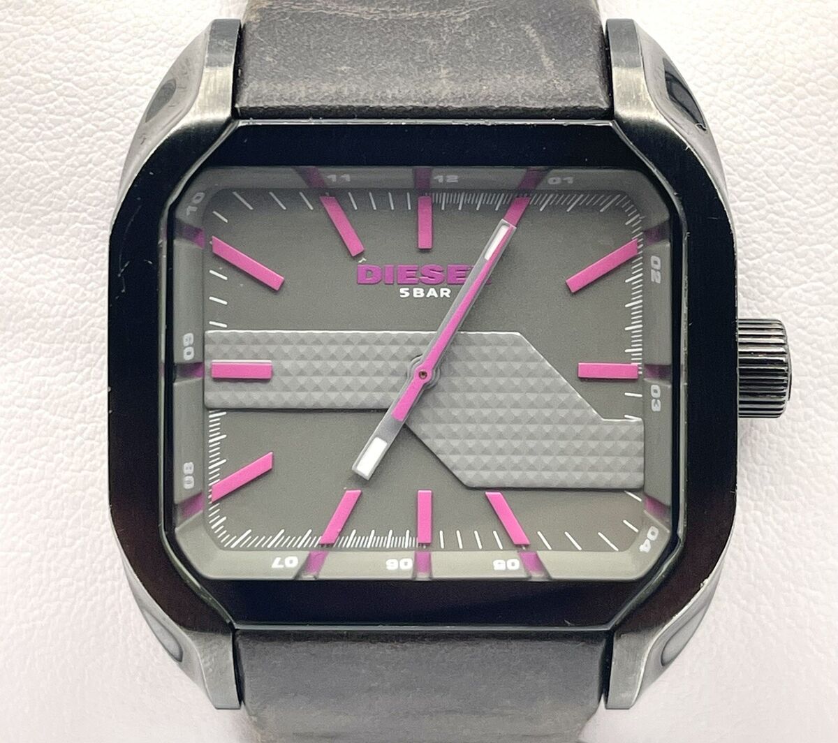 DIESEL Watch model DZ-5221 5 BAR, Black Tone ,Pink Dial DIESEL Watch model DZ-5221 5 BAR, Black Tone ,Pink Dial