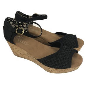 black wedge sandals size 5