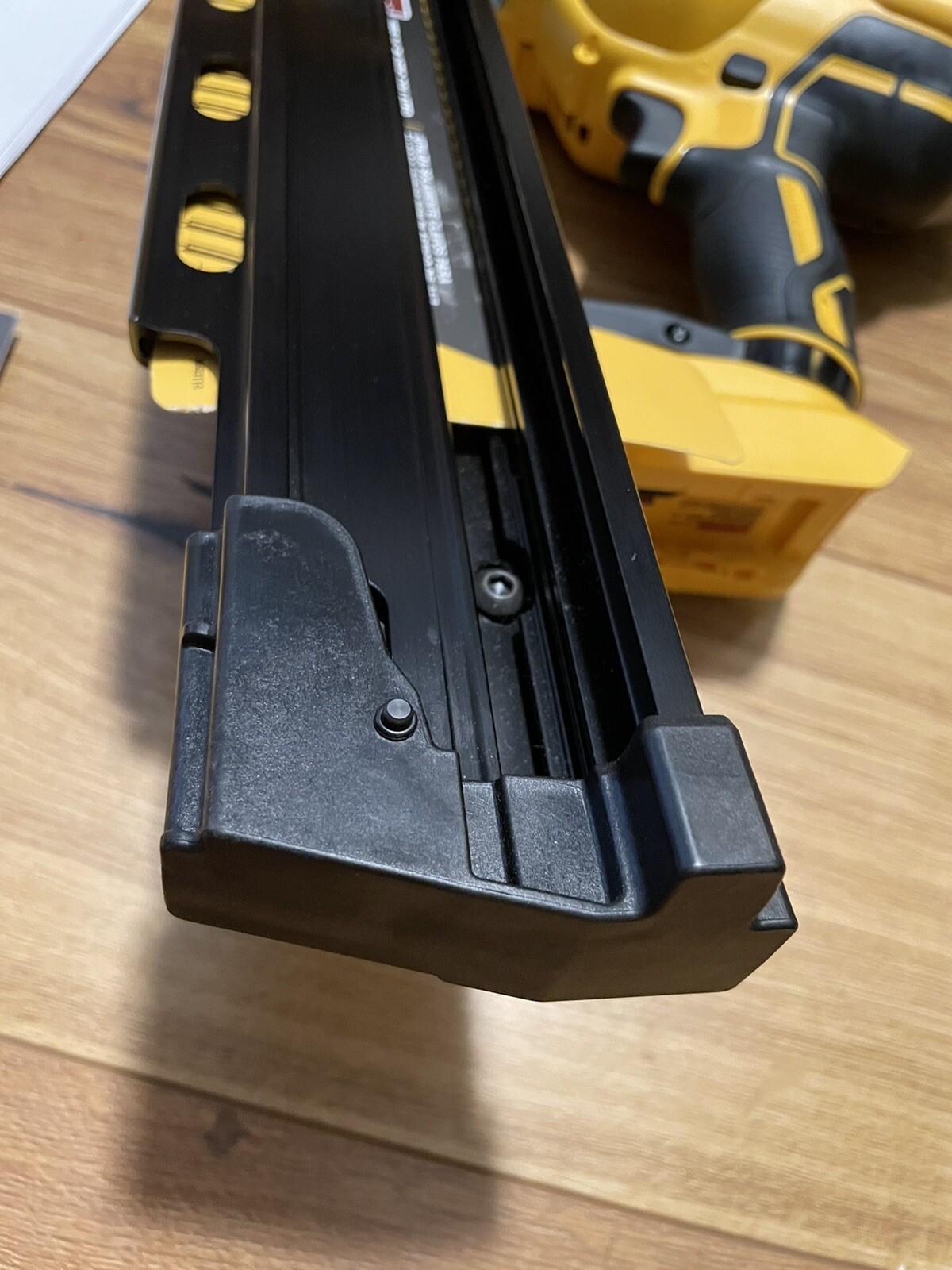 DeWalt DCN21PLB 20V MAX 21PL Cordless Collated Framing Nailer Gun