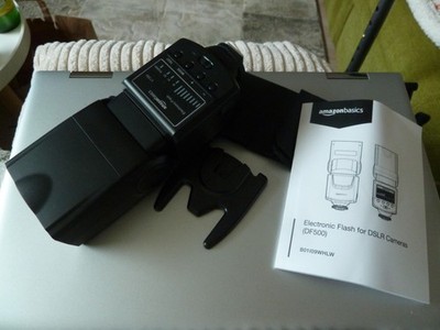 Elektronisches Blitzgerät für DSLR Kameras Amazon Basics