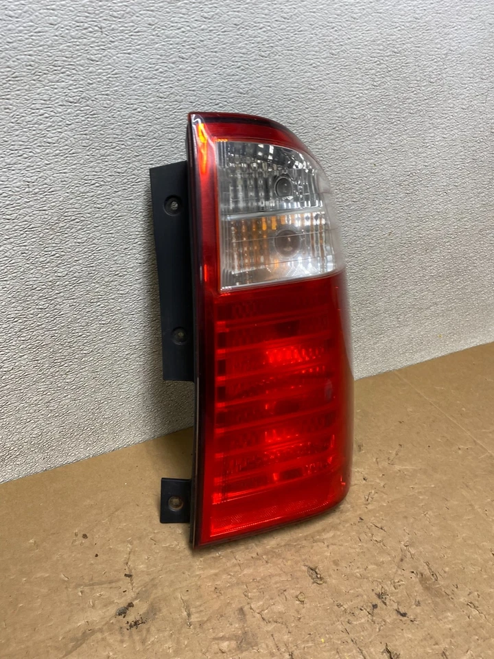 Luz trasera lateral derecha para pasajero derecho Kia Sedona 2007 a 2010 OEM V5877 DW Foto 3 de 4