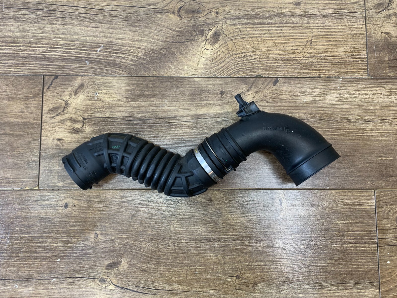 2014-2019 Maserati Ghibli Engine Air Intake Tube Hose Pipe Left Side OEM
