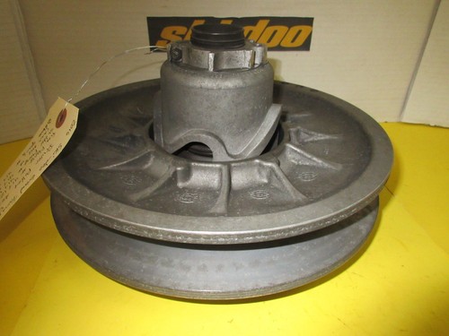 2016 Ski-doo Grand touring 600 ACE driven pulley ass'y #417127357 #417127366 - Picture 3 of 5