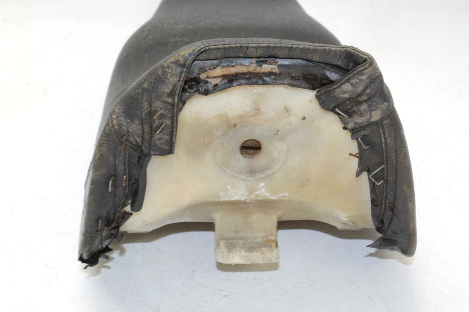 Sillín asiento trasero delantero Honda V45 Interceptor Vf750f 1983 fabricante de equipos originales Foto 4 de 4