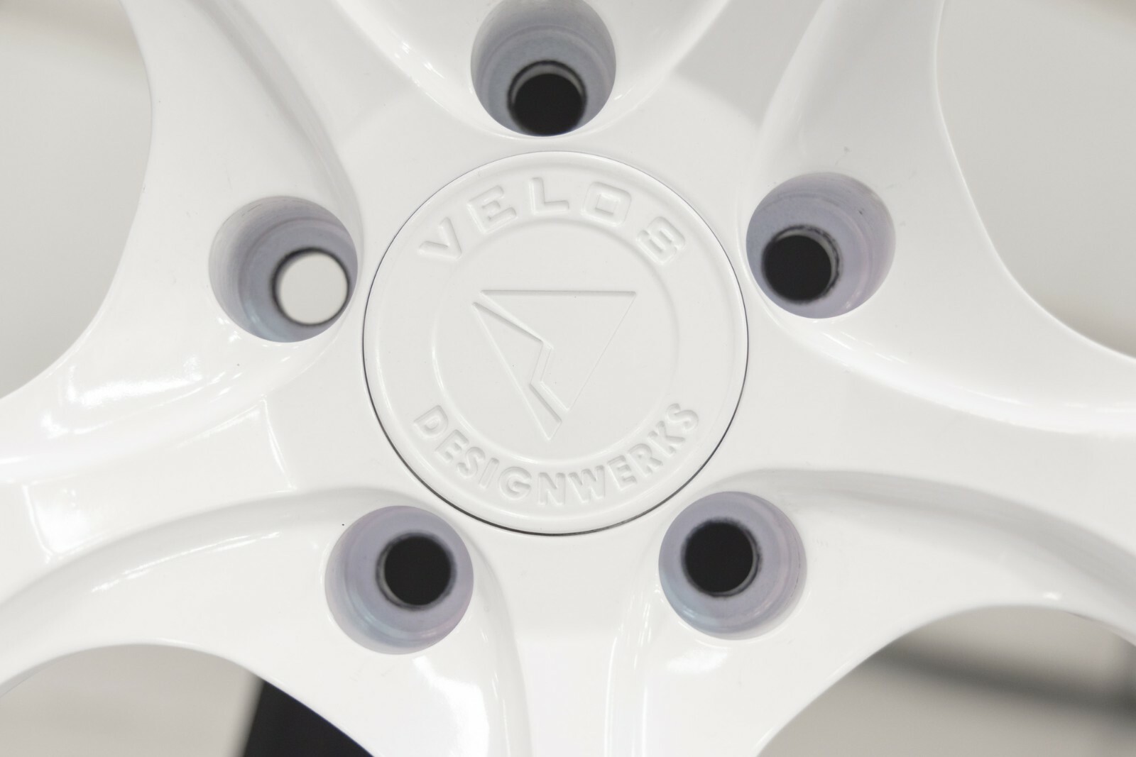 Audi R8 Velos Designwerks Monoblock VSS S3 FORGED 19" 5x112 Wheels. Gloss White